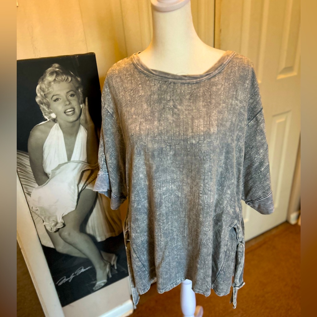 J Her Blue Mineral Washed Tunic Top. S/M
